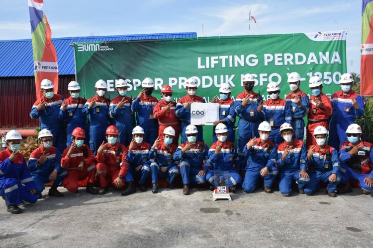 Kurangi Polusi Udara, Pertamina RU Sei Pakning Berhasil Produksi dan Lifting Perdana LSFO