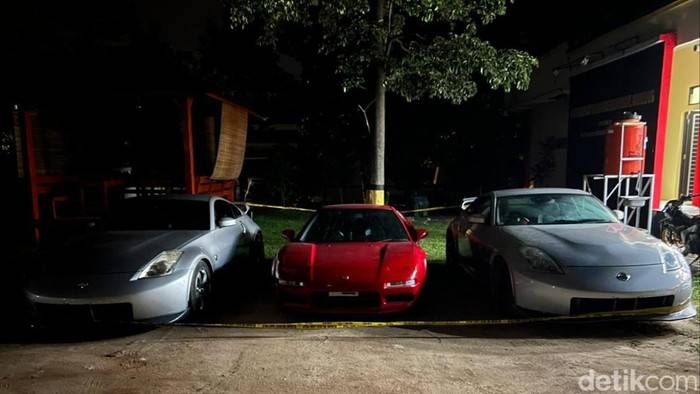 Kejar 3 Unit Mobil Sport Bodong, Polisi Sempat Kehilangan Jejak
