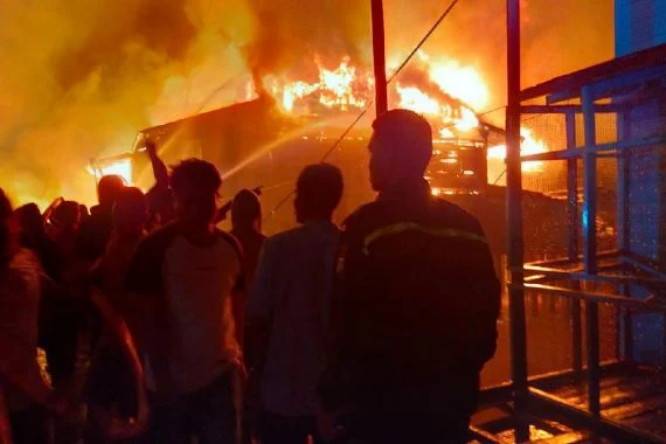 Rohil Berduka!!! Belasan Rumah Terbakar, 3 Orang Tewas