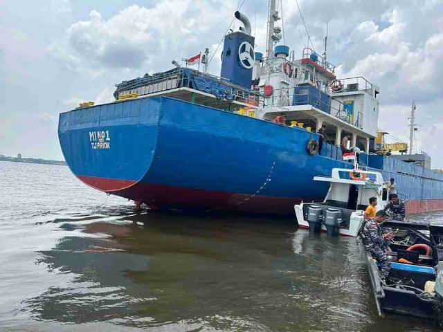 ABK Kapal KM MI 01 Jatuh dan Hilang di Selat Air Hitam, Meranti