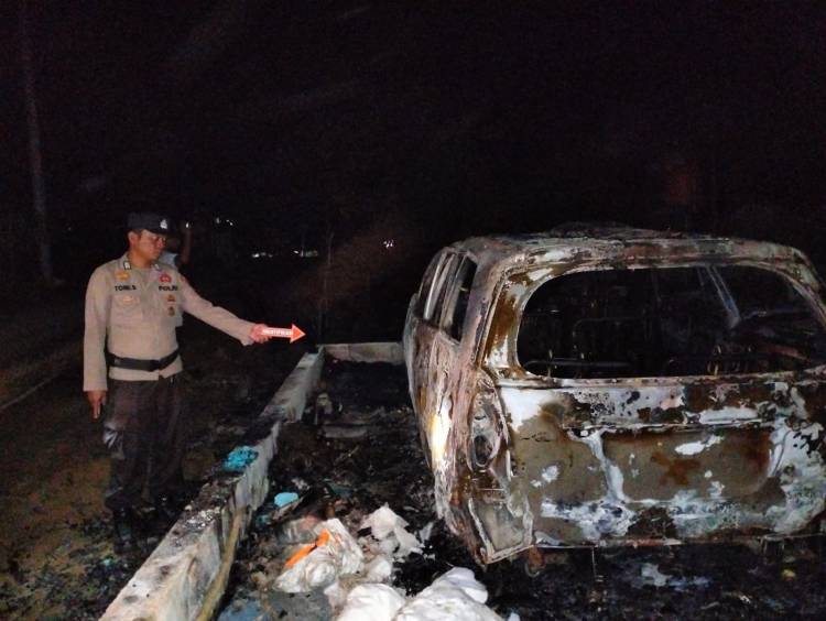Pemilik Terlelap Tidur, Rumah, Mobil dan Perhiasan Hangus Terbakar