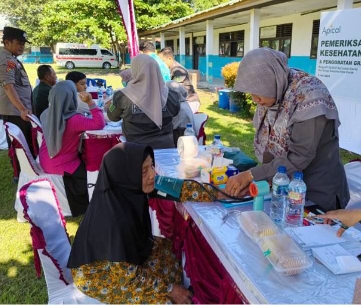 Apical Gelar Pengobatan Gratis di Kecamatan Sungai Sembilan Kota Dumai