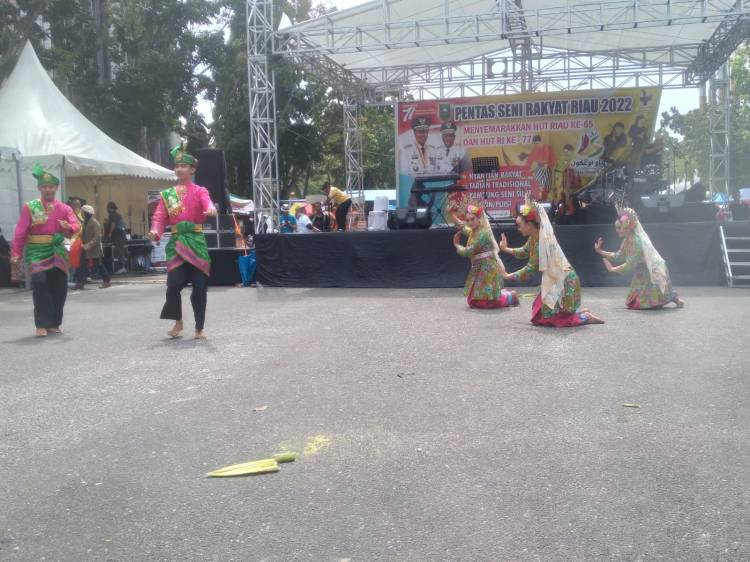 Penyanyi Legend Pekanbaru, Penyair hingga Tari dan Seni Pencak Menghentak PSRR 2022