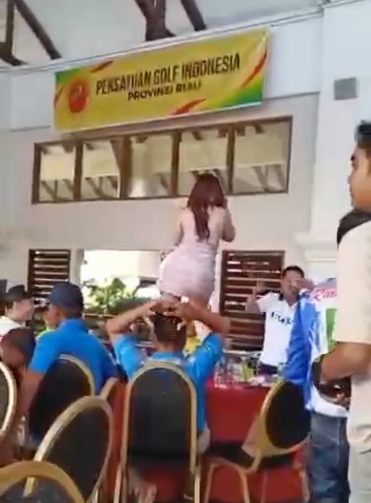 Tarian Erotis Disesalkan, Polisi Diminta Periksa Panitia Golf Piala Gubernur Riau