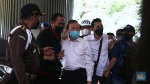 Sempat Buron, Bos Duta Palma Akhirnya Ditahan 20 Hari Kedepan di Kejagung