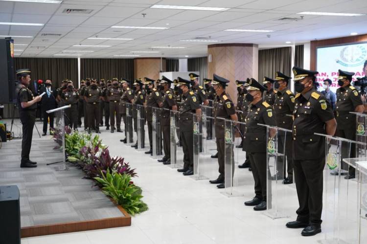 Kajati Riau Resmi Dilantik, Begini Pesan Jaksa Agung