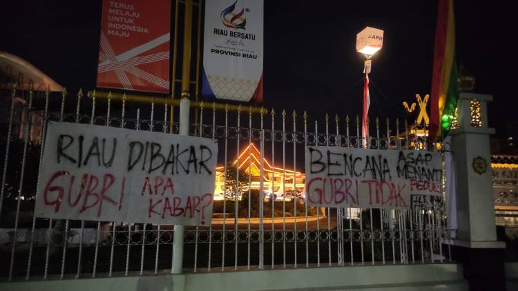 Spanduk Berisi Orasi Terpasang di Beberapa Lokasi, BEM UNRI Pertanyakan Kinerja Pemprov Riau