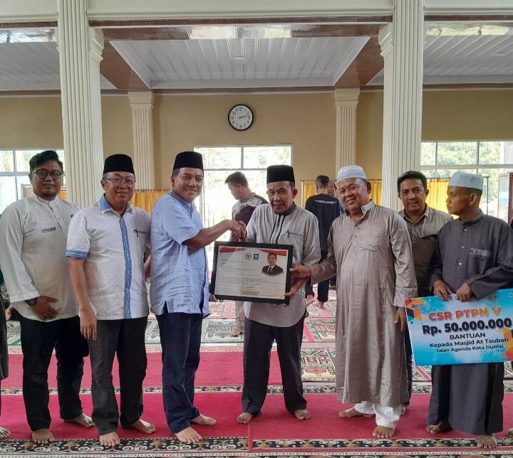 Jon Erizal dan Sunaryo Salurkan Bantuan Rumah Ibadah Rp300 juta