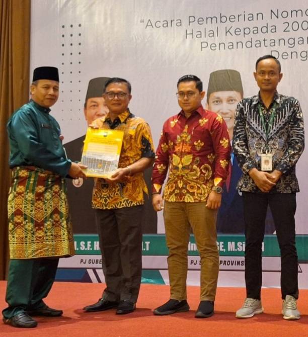 Berkomitmen Kembangkan UMKM, Apical Dumai Raih Penghargaan Pemprov Riau