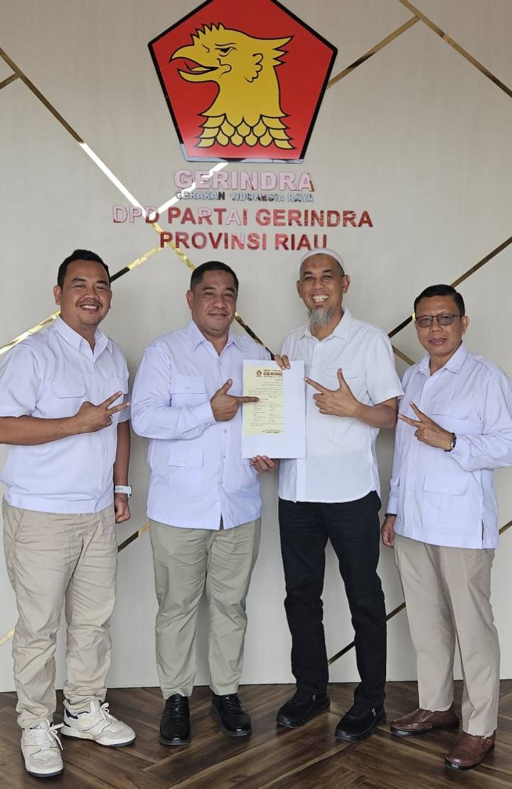 Serahkan B1KWK ke H Paisal, Johannes: Perintah Prabowo Menangkan Pilkada Dumai