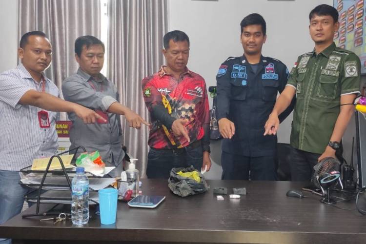 Sabu-sabu Terbungkus di Potongan Sandal di Rutan Siak