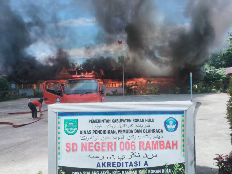 SDN 006 Desa Sialang Jaya Rambah Terbakar, 2 RKB tak Bisa Lagi Dipakai