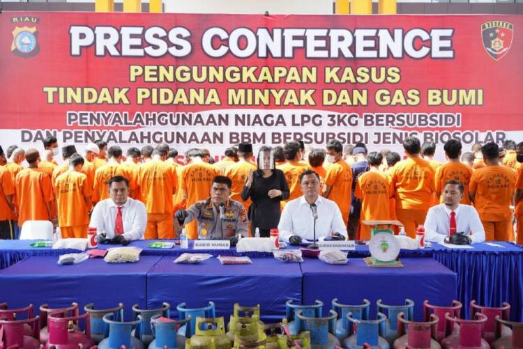 Ditreskrimsus Polda Riau Ungkap Sindikat Pengoplos Gas Elpiji Subsidi