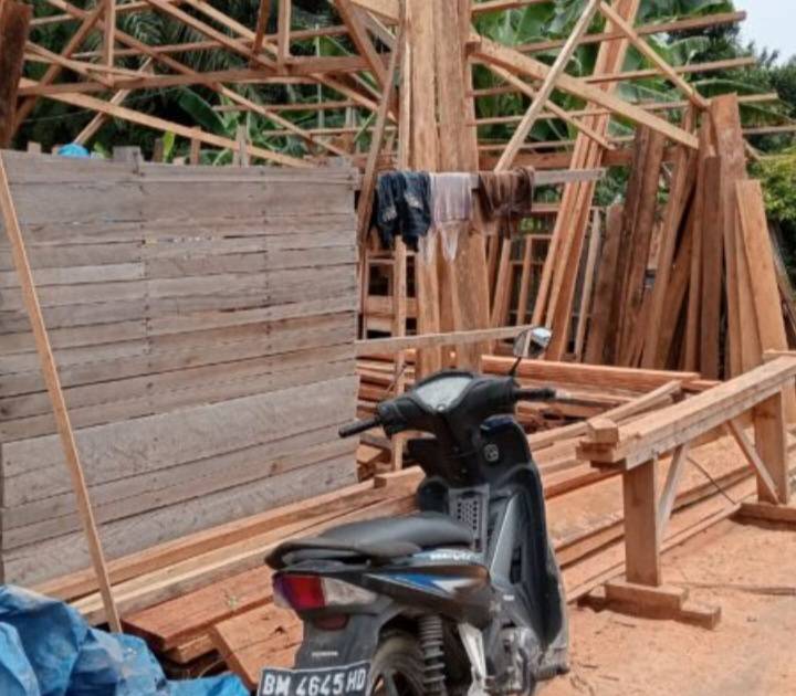 Kayu Ilegal Logging Asal Bengkalis Beredar Bebas di Mundam Dumai