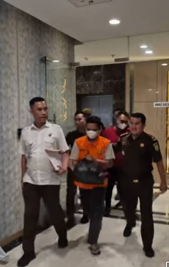 Kejati Riau Tahan Mantan Dirut BUMD Rokan Hilir
