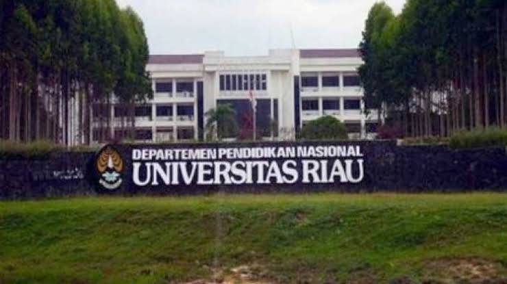 KPK Geledah Ruang Kerja Rektor Unri, Ada Apa?