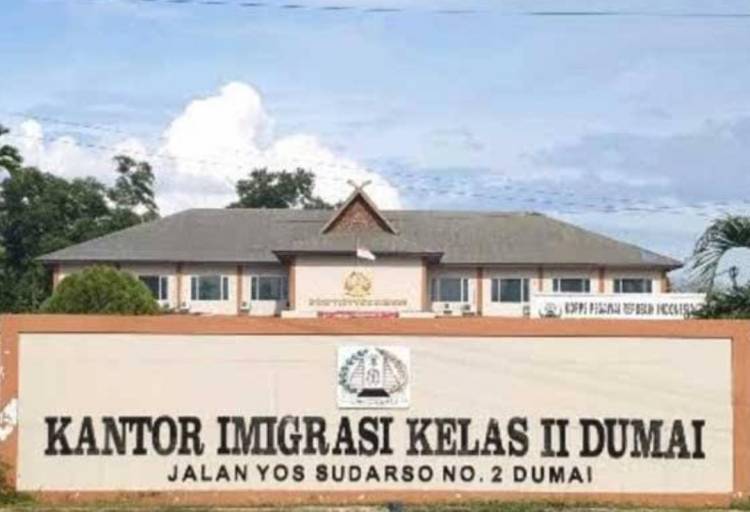 Kantor Imigrasi Dumai Deportasi Dua Anak Kecil Warga Malaysia