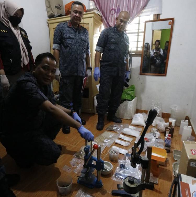 Pabrik Ekstasi Rumahan di Hang Tuah Pekanbaru Digerebek BNN RI