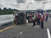 Pecah Ban, Pajero Sport Terguling di Jalan Tol Pekanbaru-Dumai