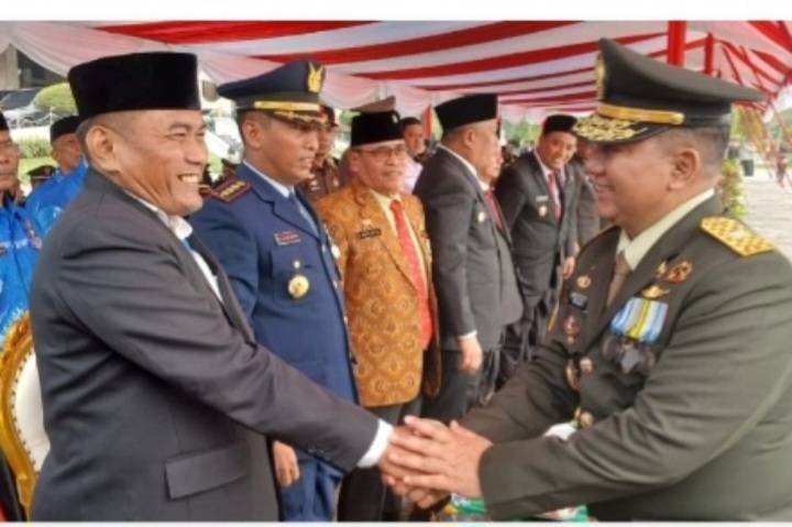 Wawako Dumai Sugiyarto Hadiri Upacara HUT TNI ke-81 di Pekanbaru