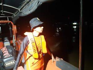 Dihantam Ombak, Awak Kapal KM Bintang 88 Jatuh ke Laut