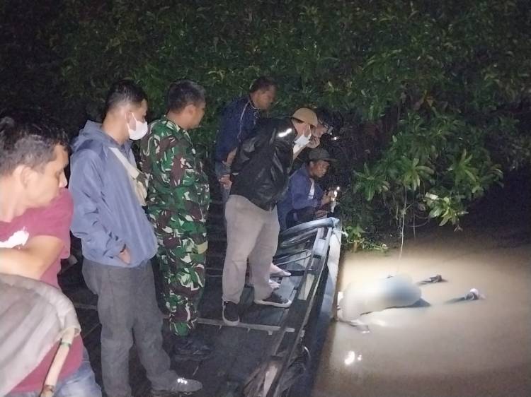 Mayat Wanita Muda Berkolor Biru Ditemukan Mengapung di Sungai Intan