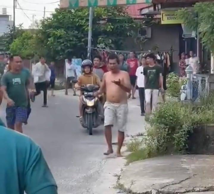 Ketahuan Curi Hp, Maling Tikam Warga dengan Pisau Dapur