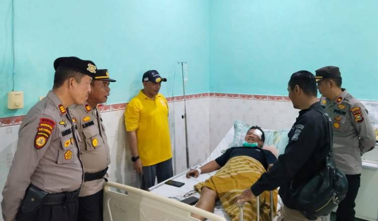 Mobil Sekretaris JMSI Inhu Dilempar OTK, Kaca Depan Pecah, Kepala Korban Luka Parah