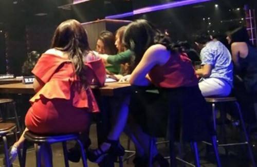 Dinihari di Dumai, Wanita Malam Bertaburan