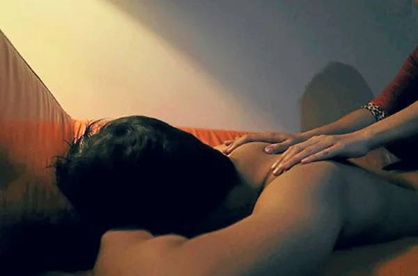 Pijat dan Spa Nakal Tawarkan Prostitusi Terselubung