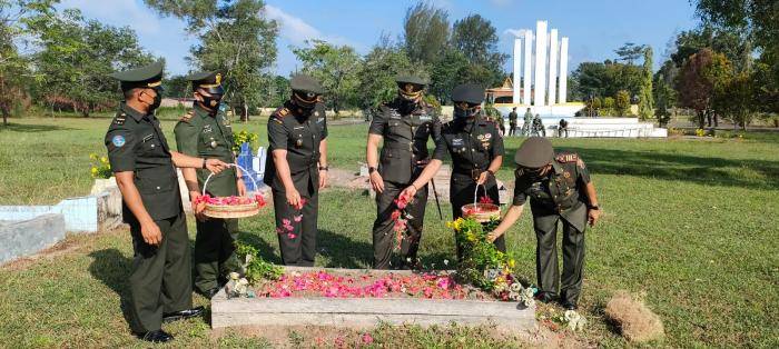 Kodim 0320/Dumai Gelar Upacara Ziarah di TMP Damai Sentosa