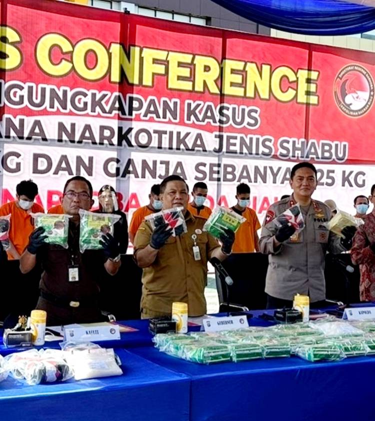 Polda Riau Sikat Bandar Narkoba di Pintu Tol Pekanbaru-Dumai