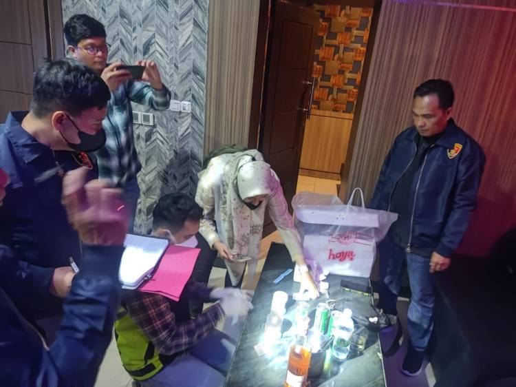 6 Tempat Hiburan Malam Dirazia Tim Gabungan Polda Riau, Belasan Pengunjung Dites Urine