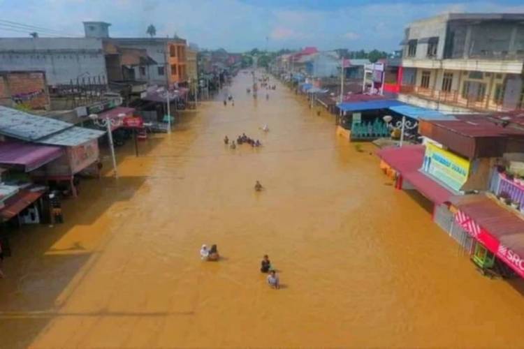 Jalan Lintas Menuju Padang Sidempuan via Rokan Hulu Terputus Akibat Banjir Luapan Sungai
