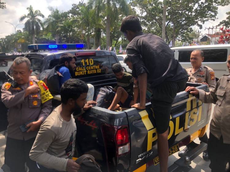 Meresahkan, Belasan Warga Rohingya Diamankan Anggota Polresta Pekanbaru